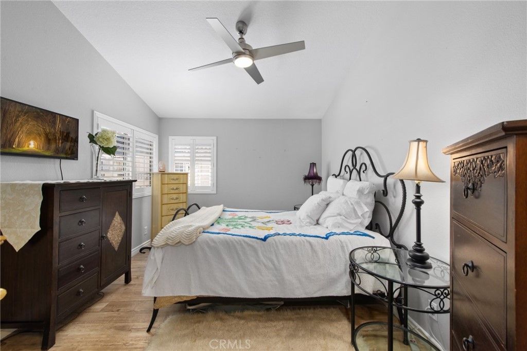 listing image 130724237759348641468