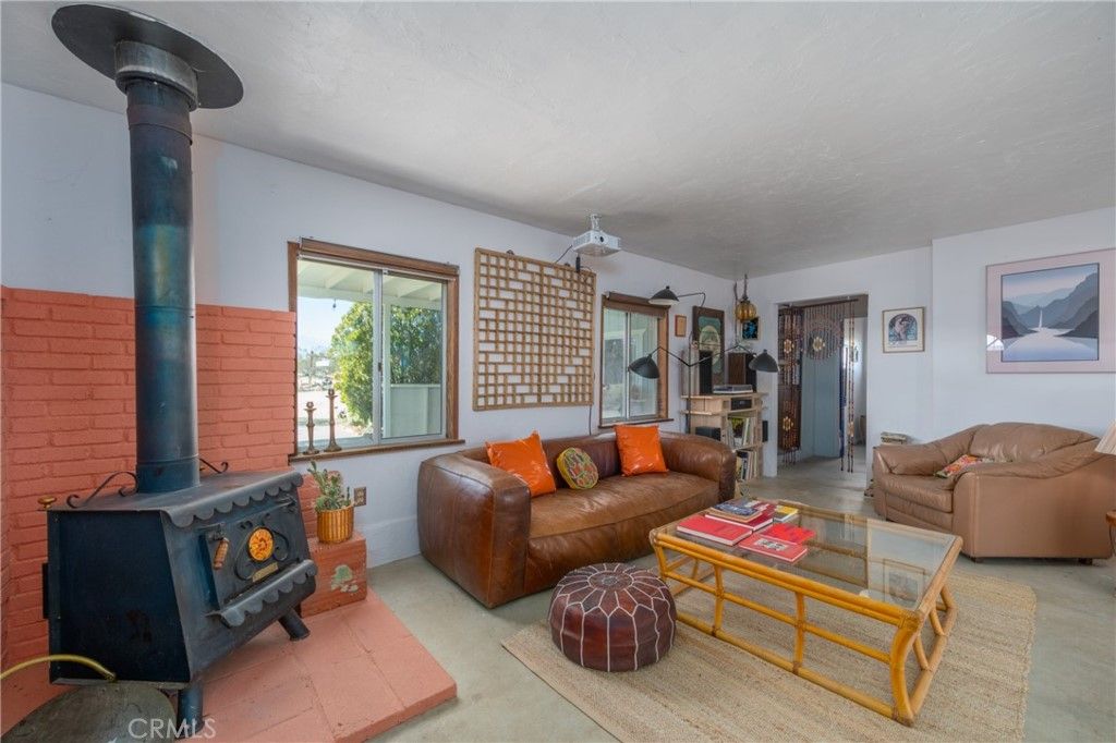 listing image 130723504883112655679