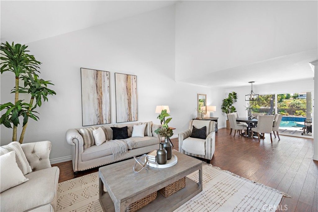 listing image 130723585351016066278