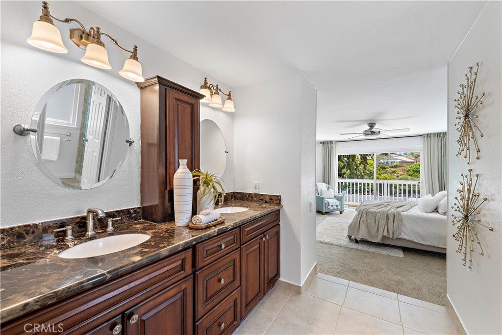 listing image 130729557068210380034