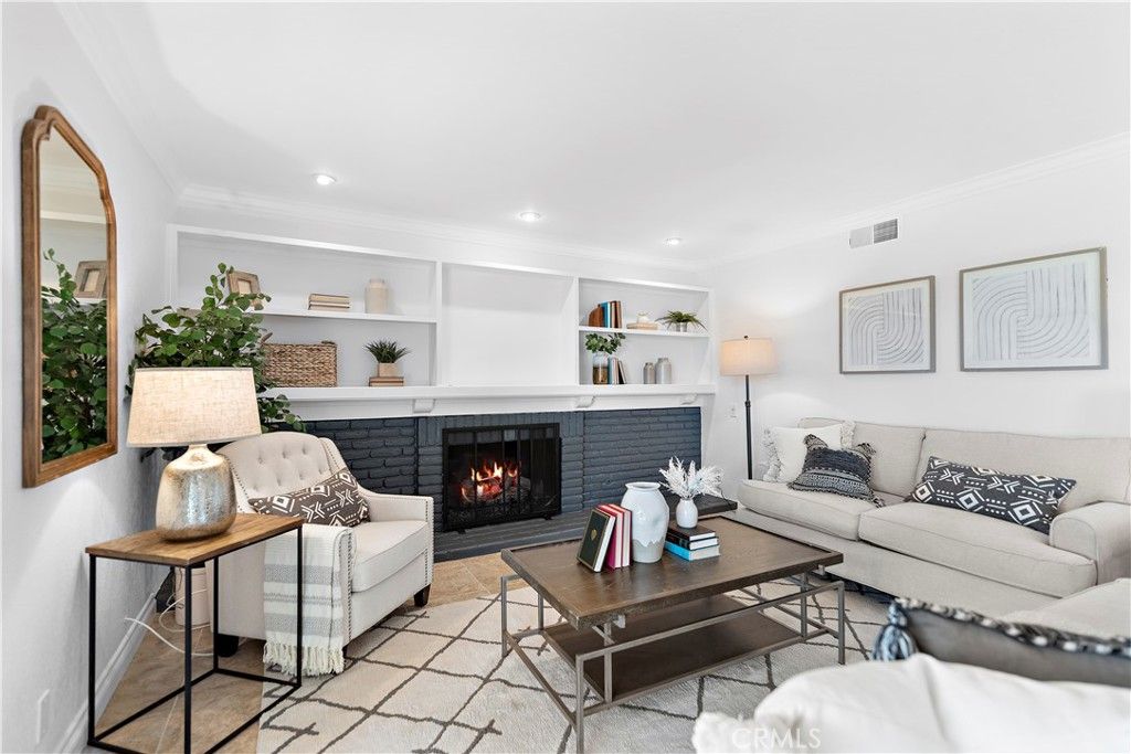 listing image 130724157049476890319