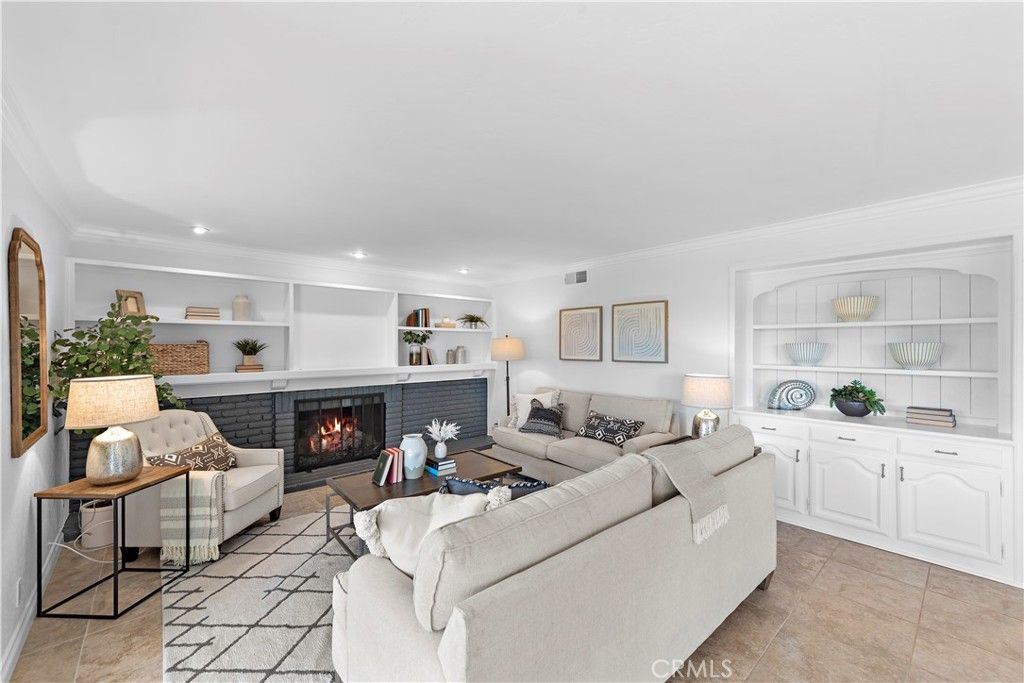 listing image 130729481352881369738
