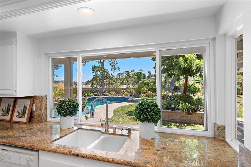listing image 130721326752895055581