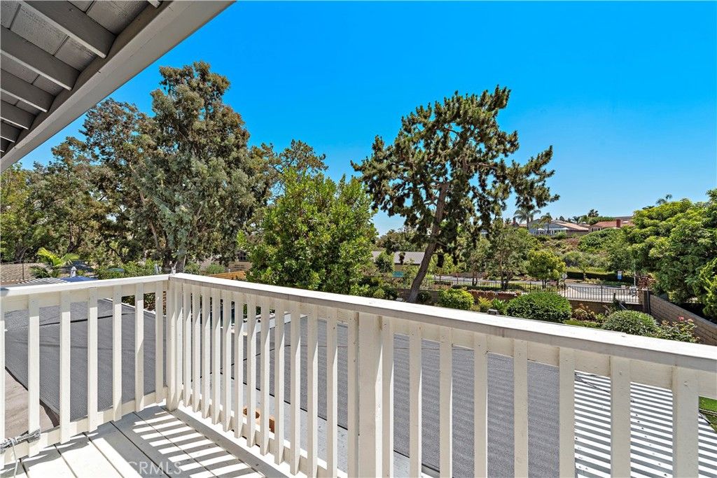listing image 130721784289597619742