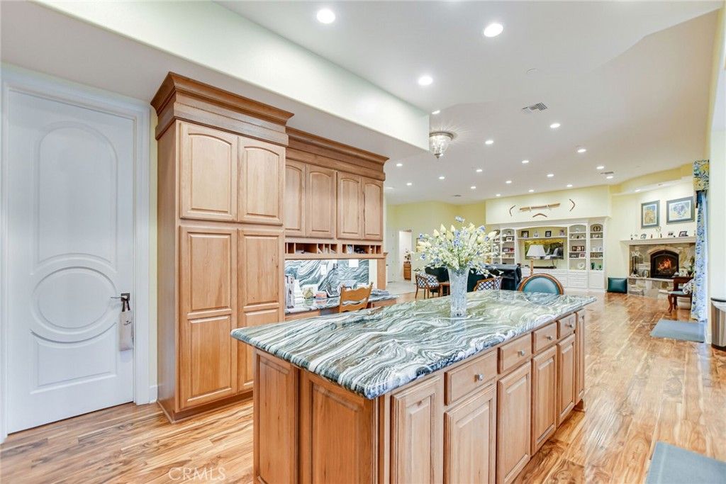 listing image 130722092944427495278
