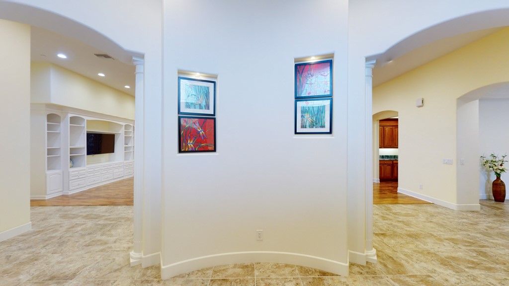 listing image 130729775340281427558