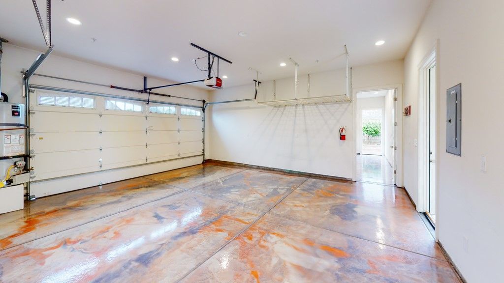 listing image 130723859776682697159
