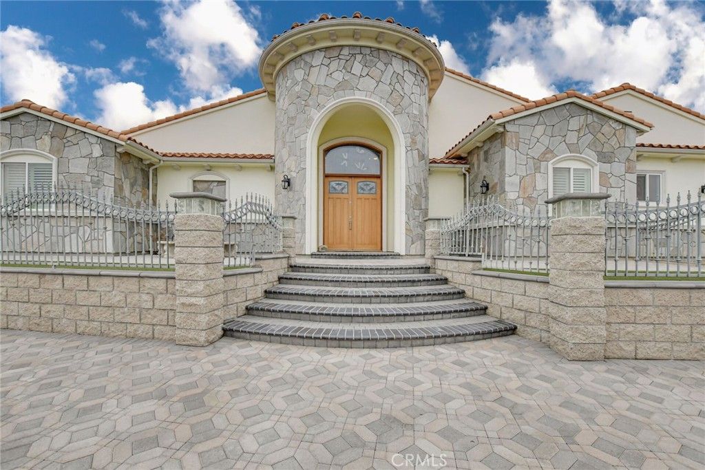 listing image 130723781835641991476