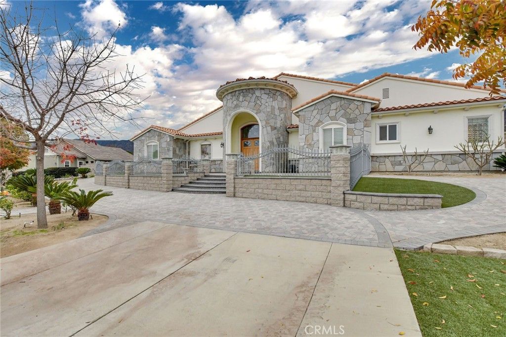 listing image 130722450750267466156