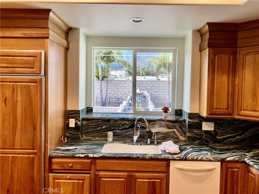 listing image 130724824364156996472