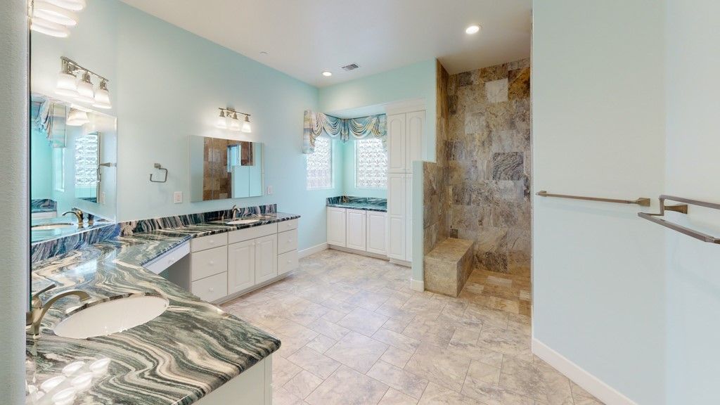 listing image 130727809960435220012