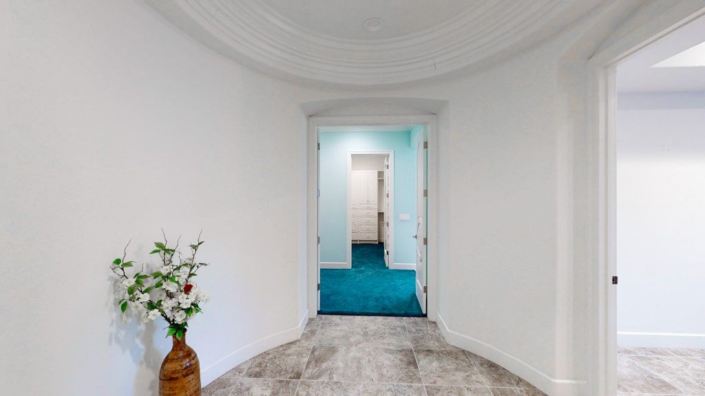 listing image 130729893228479883333