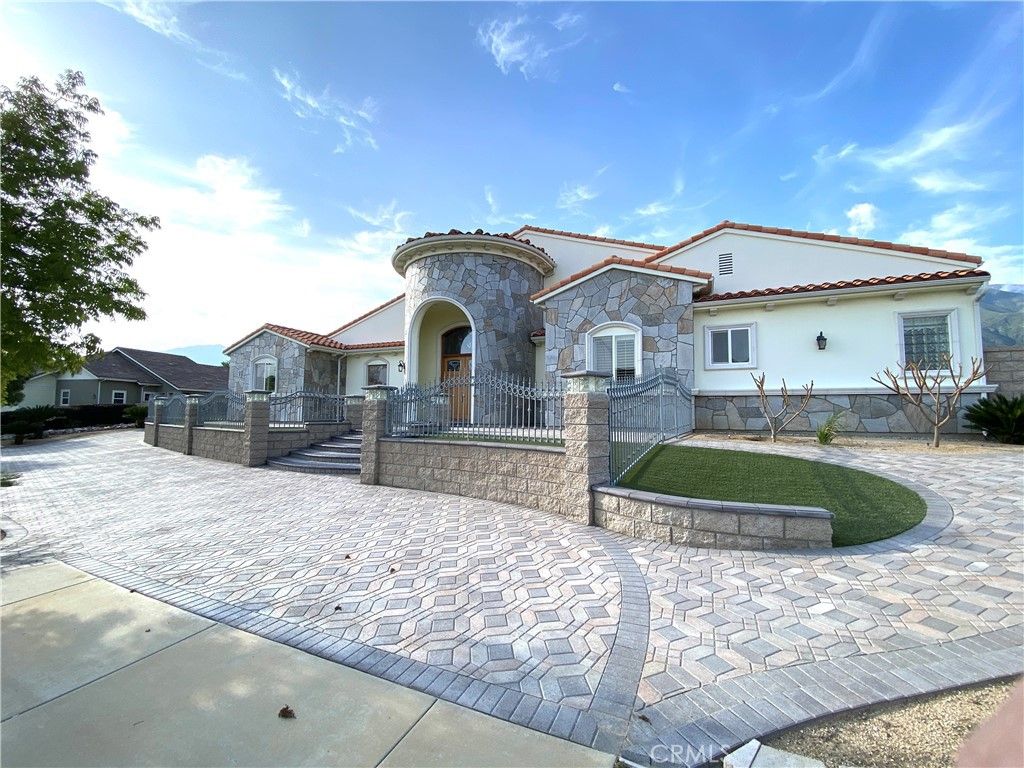listing image 130727612868956959492