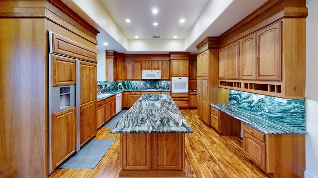 listing image 130724557279041935566