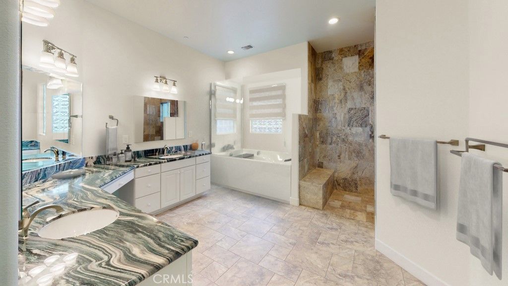 listing image 130722717169551550019
