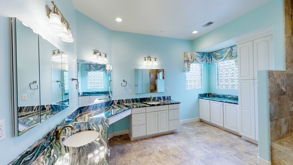 listing image 130727285340775414048