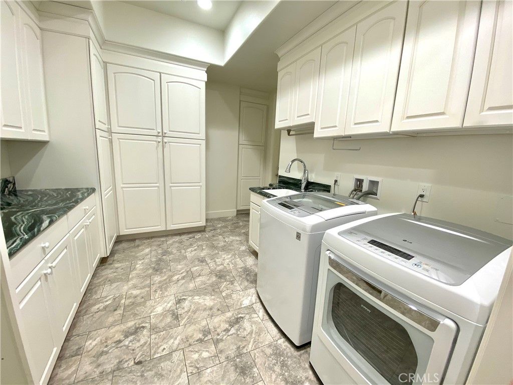 listing image 130727703916082513642