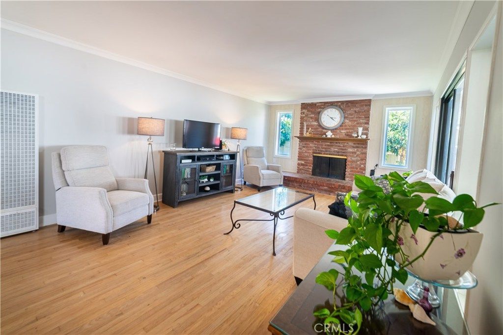 listing image 130723904566559924541