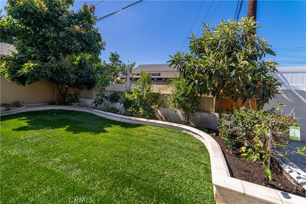 listing image 130729579763129868939