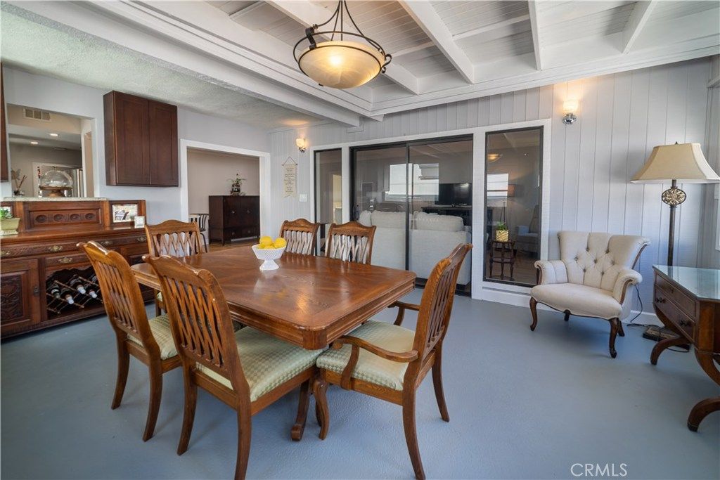 listing image 130726592794883691878