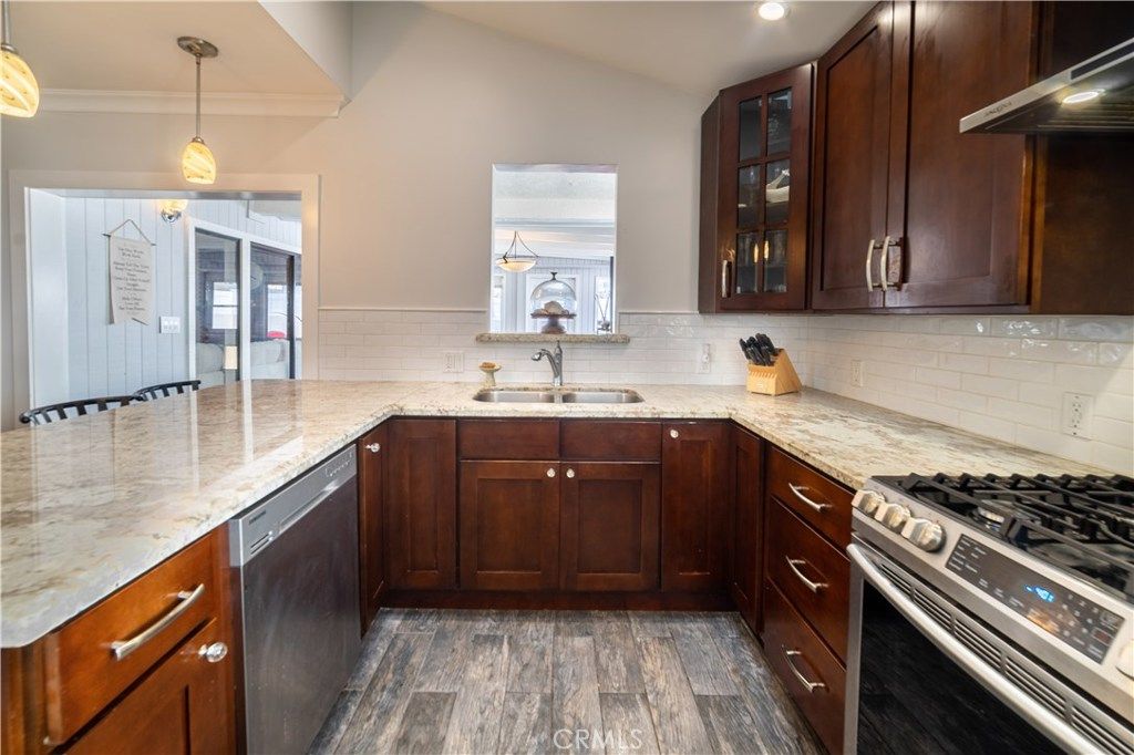 listing image 130726114683634259192