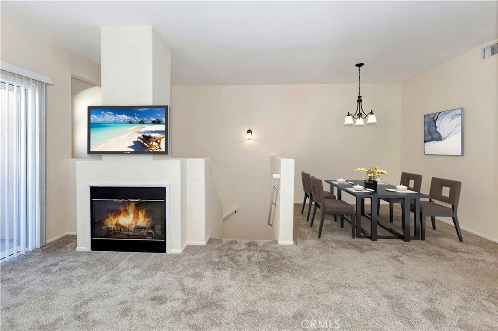 listing image 130727935587893263390