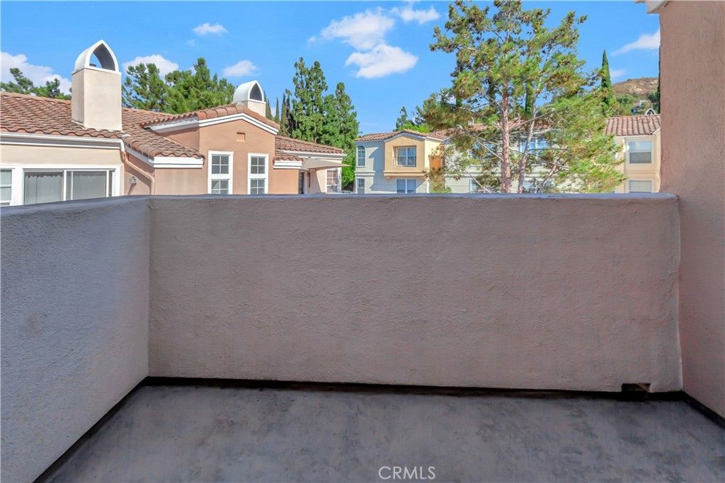listing image 130721682871046065334