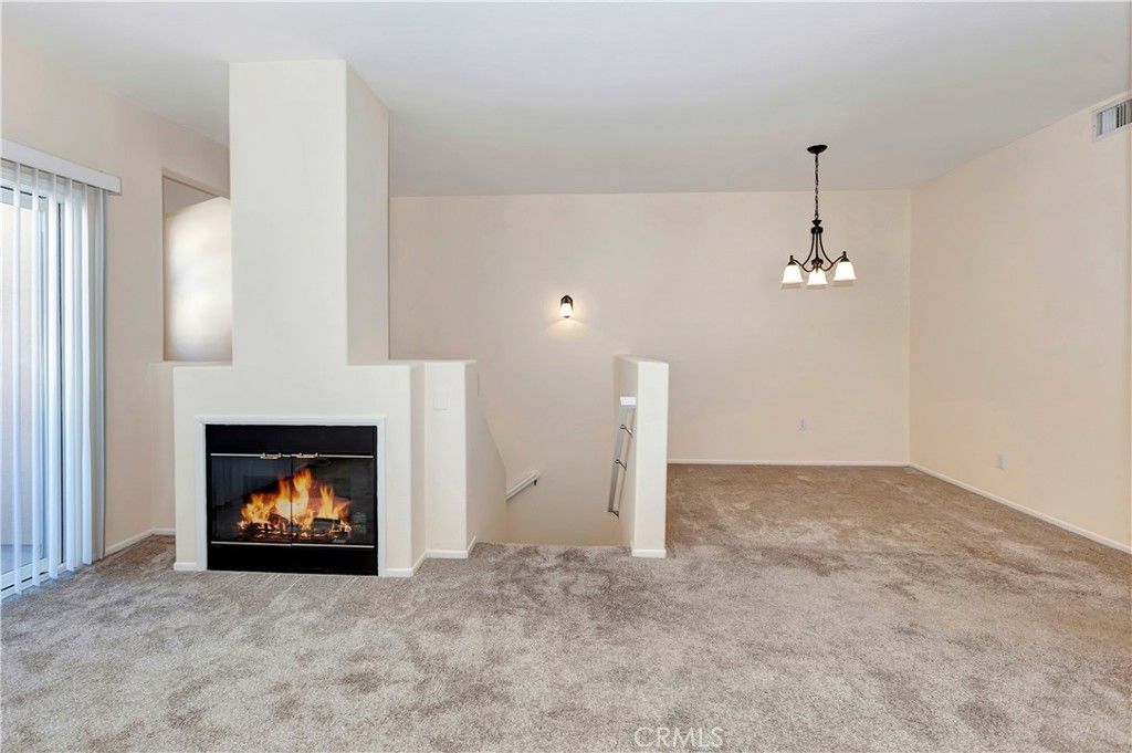 listing image 130728885962551535154
