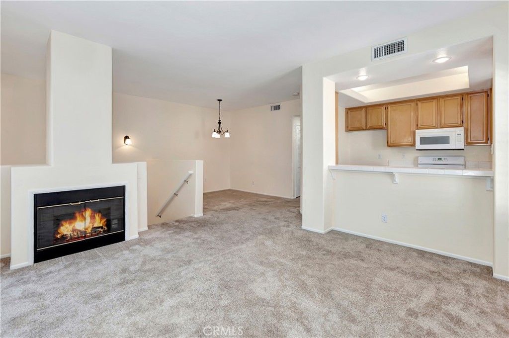 listing image 130721236687159068624