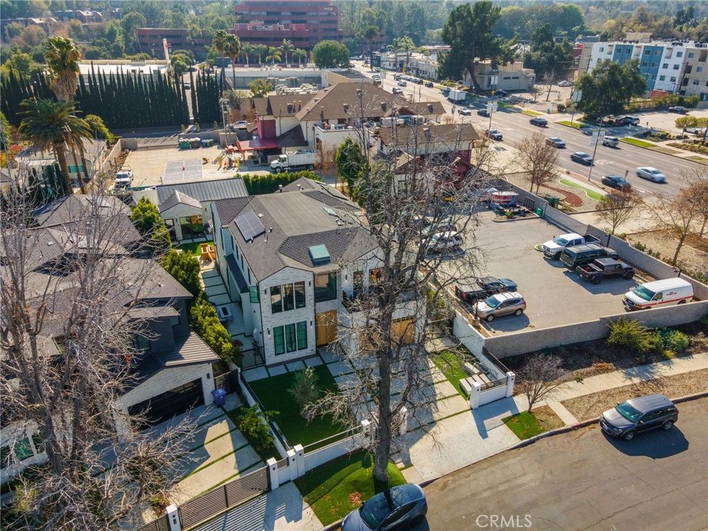 Photo of 16846 Addison Street, Encino, CA 91436 (MLS # IG25015609)