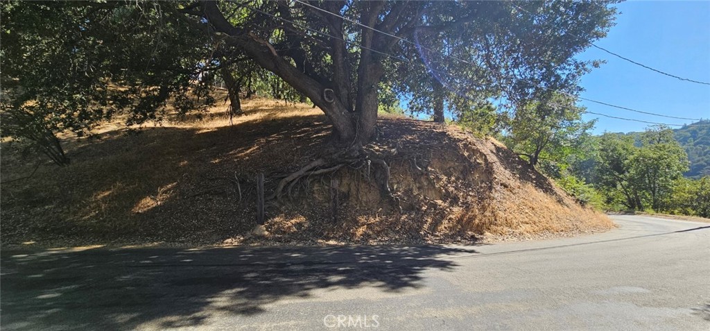 Crestline (CRES) - Land