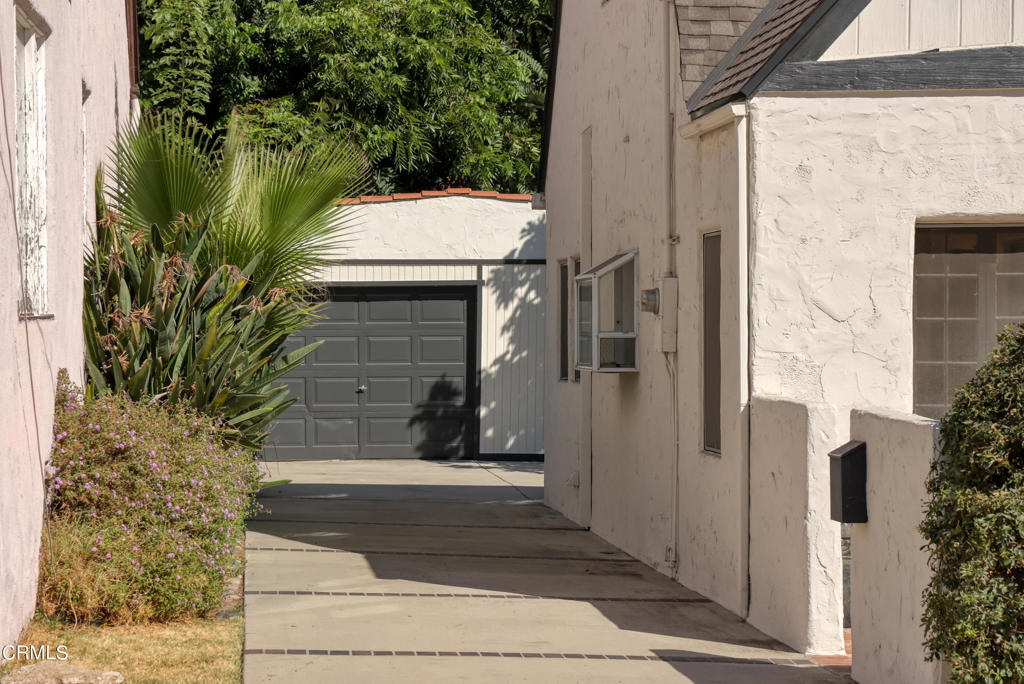 Photo 24 of 28 of 2304 Santa Anita Avenue house