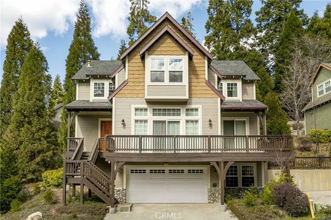 Photo of 445 Clearwater Lane, Lake Arrowhead, CA 92352 (MLS # IG25076272)