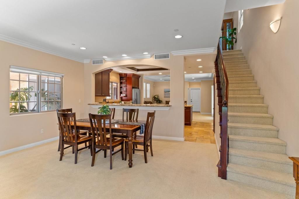 listing image 130724529565426273938