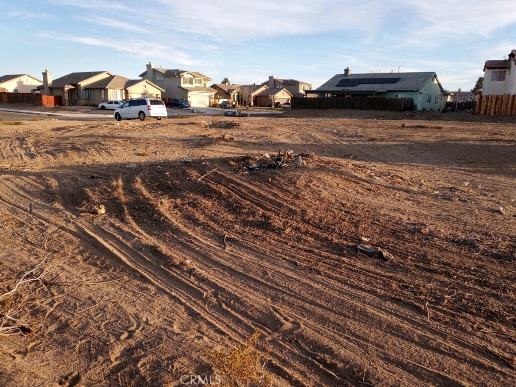 Ready to build lot! Tentative map approved by City of Adelanto. All utilities available. 7 dwellings would fit into this lot. Please check with the City.