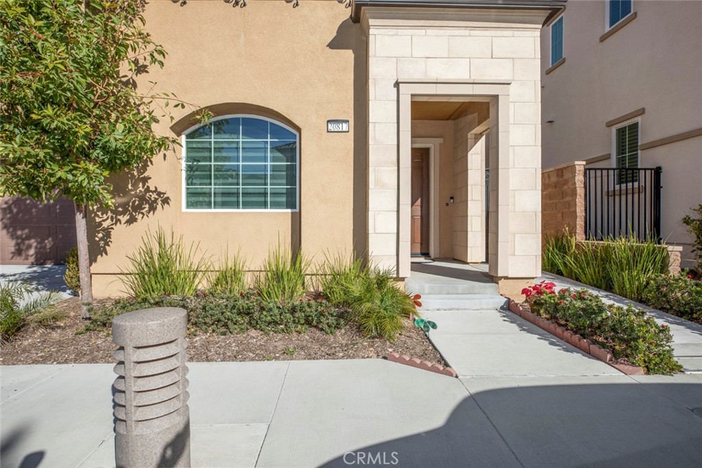 20817 W Bur Oak Circle