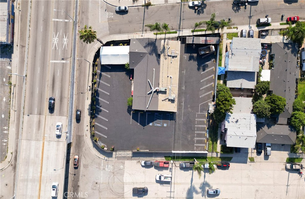 147 E Rosecrans Avenue