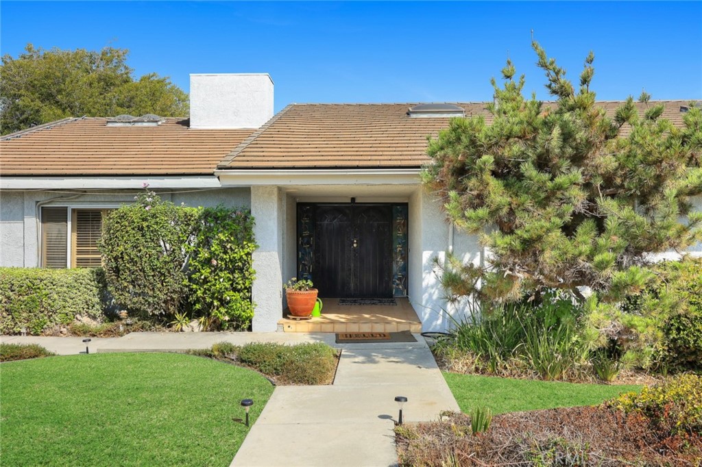 Photo 7 of 54 of 1008 S Montezuma Way house