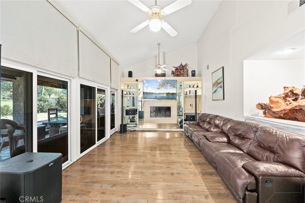 Photo 10 of 54 of 1008 S Montezuma Way house