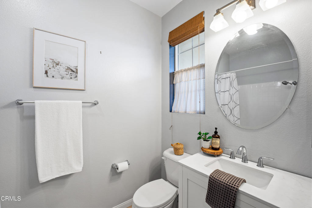 Photo 6 of 20 of 3014 N Oxnard Boulevard townhome