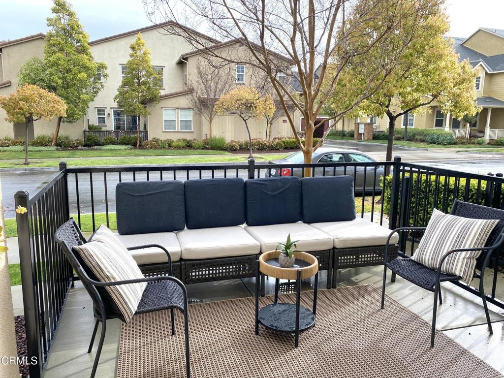 Photo 14 of 20 of 3014 N Oxnard Boulevard townhome