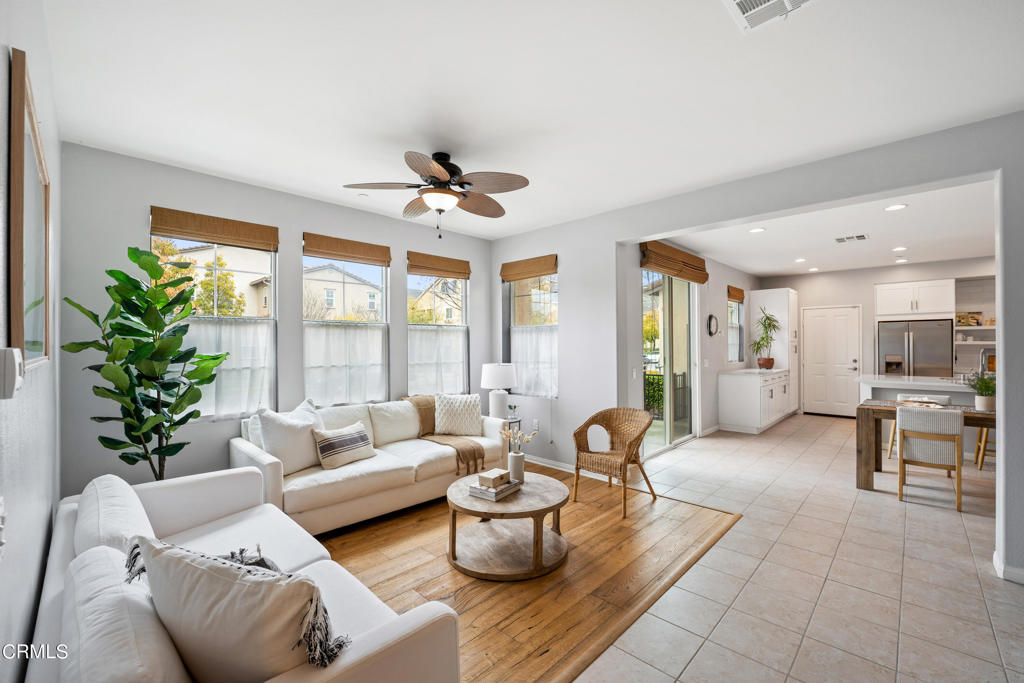 Photo 1 of 20 of 3014 N Oxnard Boulevard townhome