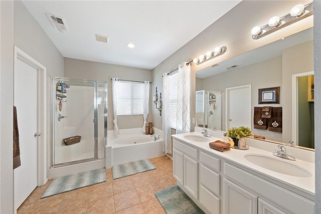 listing image 130729299237968062097