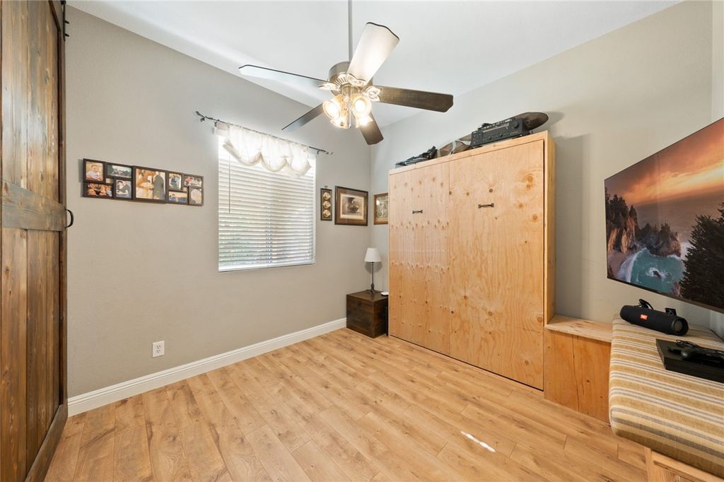listing image 130722481589039245480