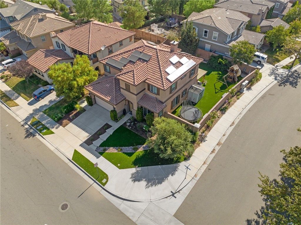 listing image 130721587559812486439