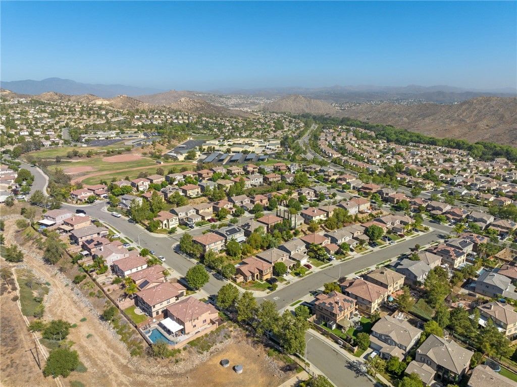 listing image 130726449342393753458