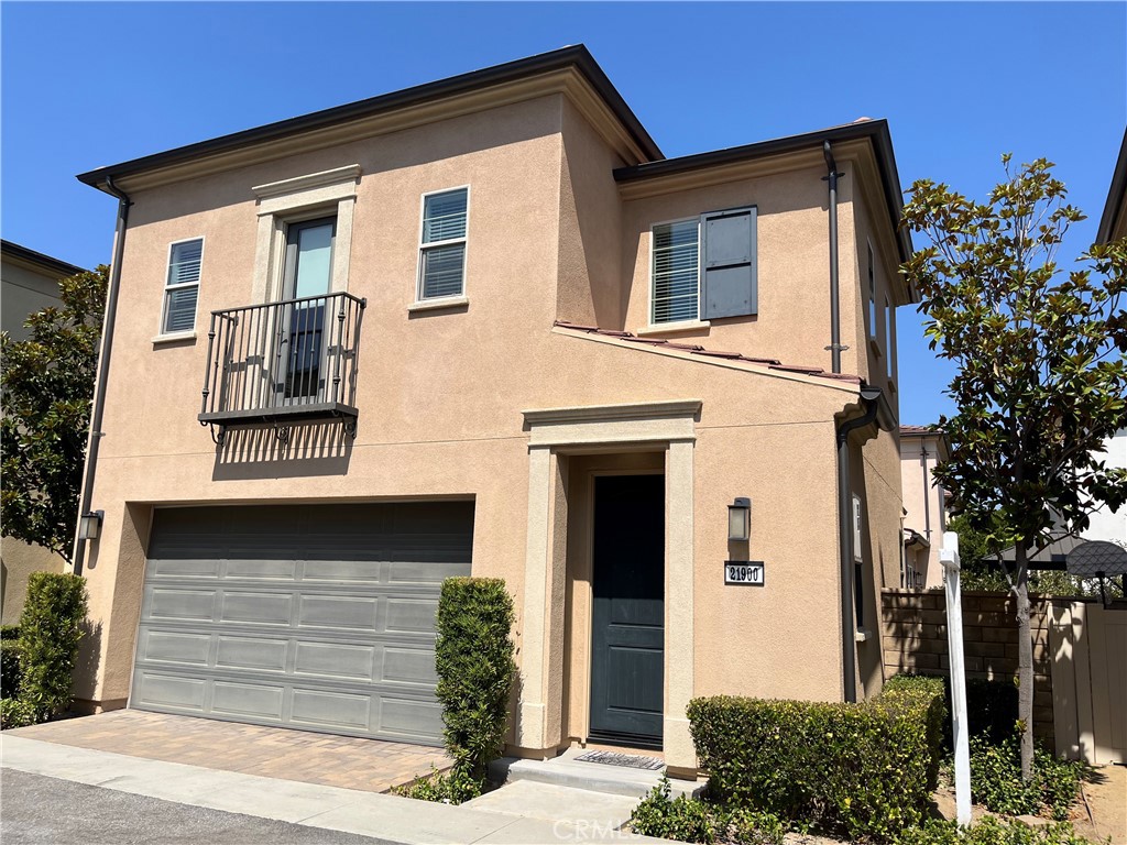 View Saugus, CA 91350 townhome