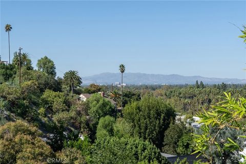 A home in Studio City