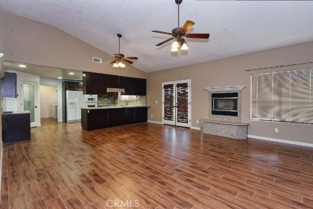 listing image 130725546007604849912