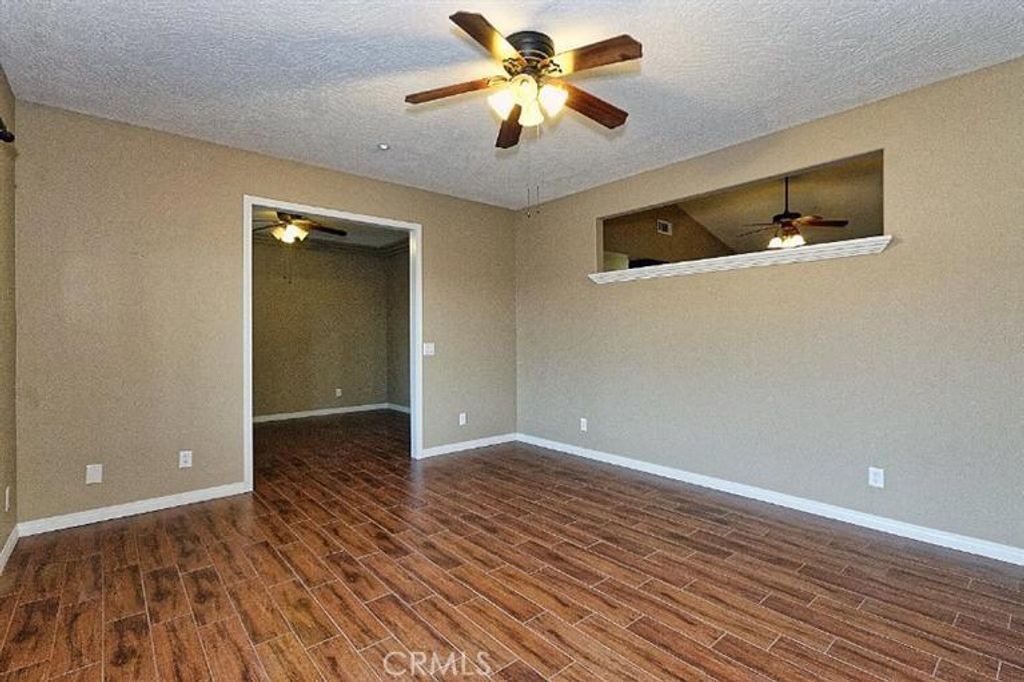 listing image 130723595631518180471